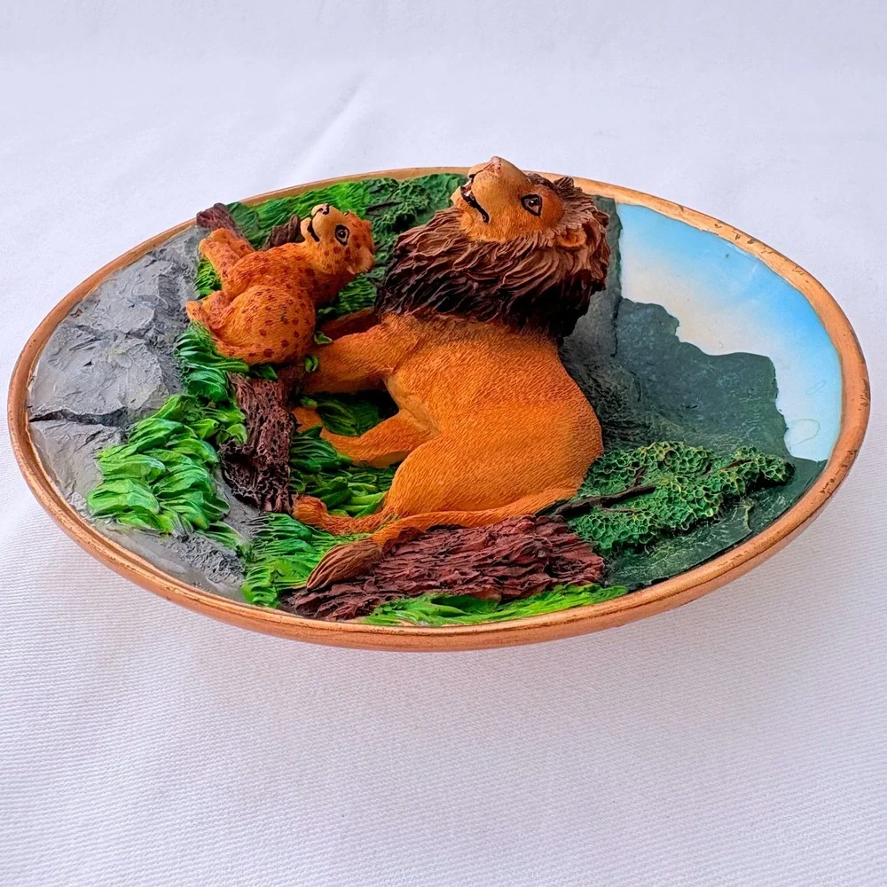 Vintage 1999 Cadona The Lion Pride 3D Relief Endangered Species Collector Plate